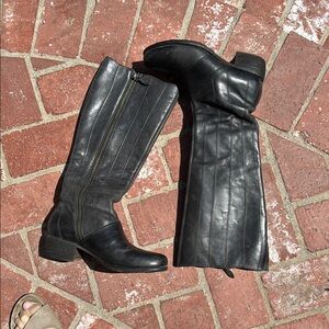 OluKai Black Boots Leather 7